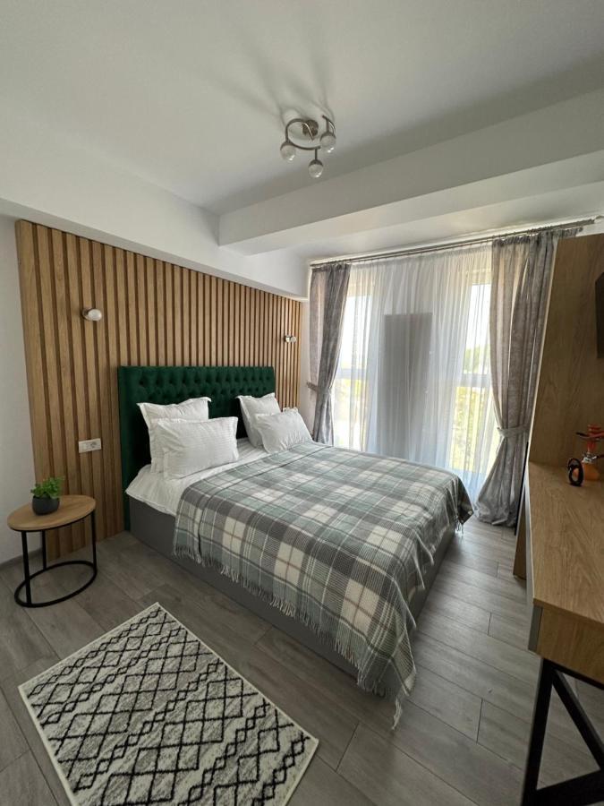 Apartamente Arinis Gura Humorului Bagian luar foto
