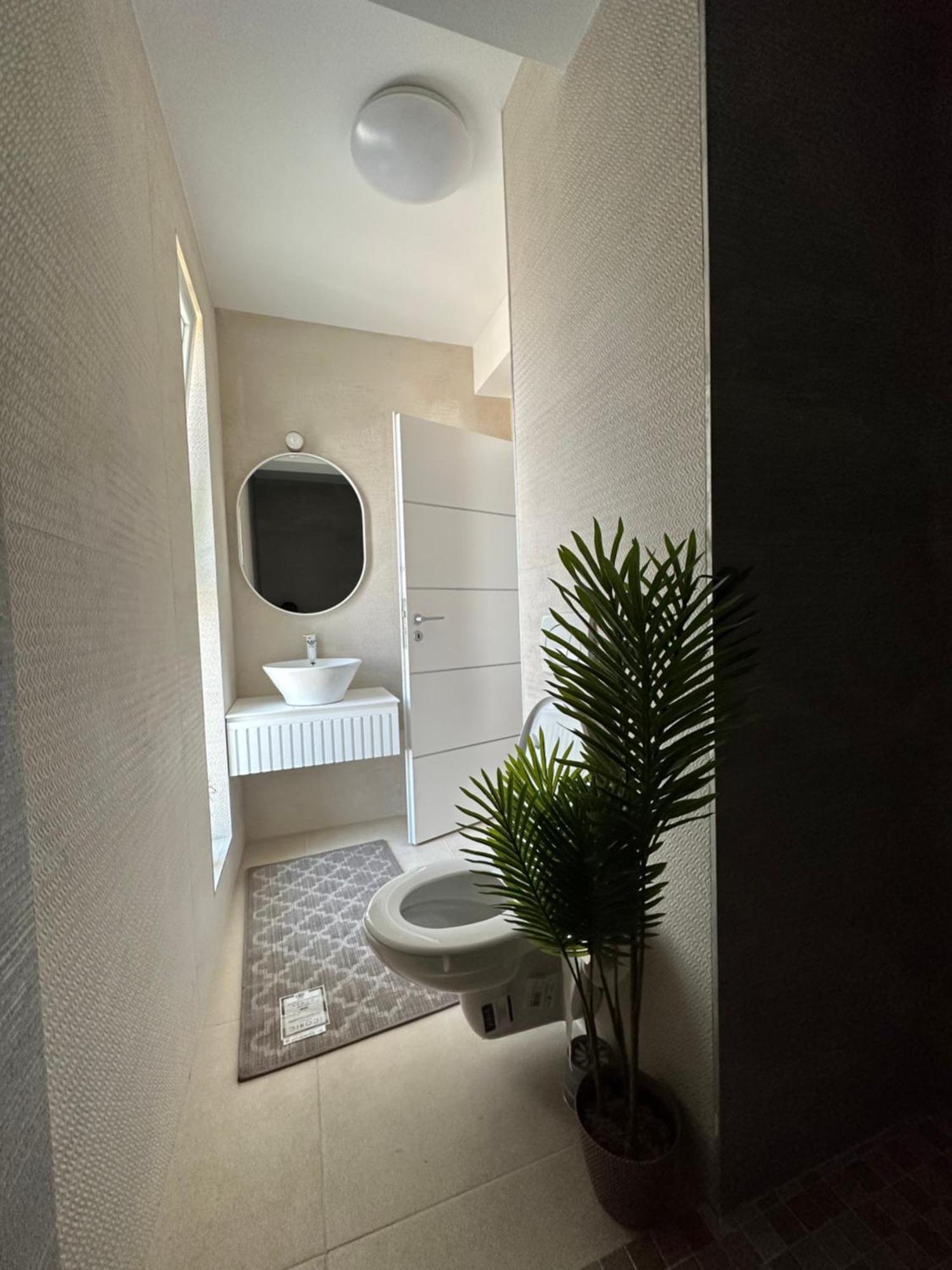 Apartamente Arinis Gura Humorului Bagian luar foto