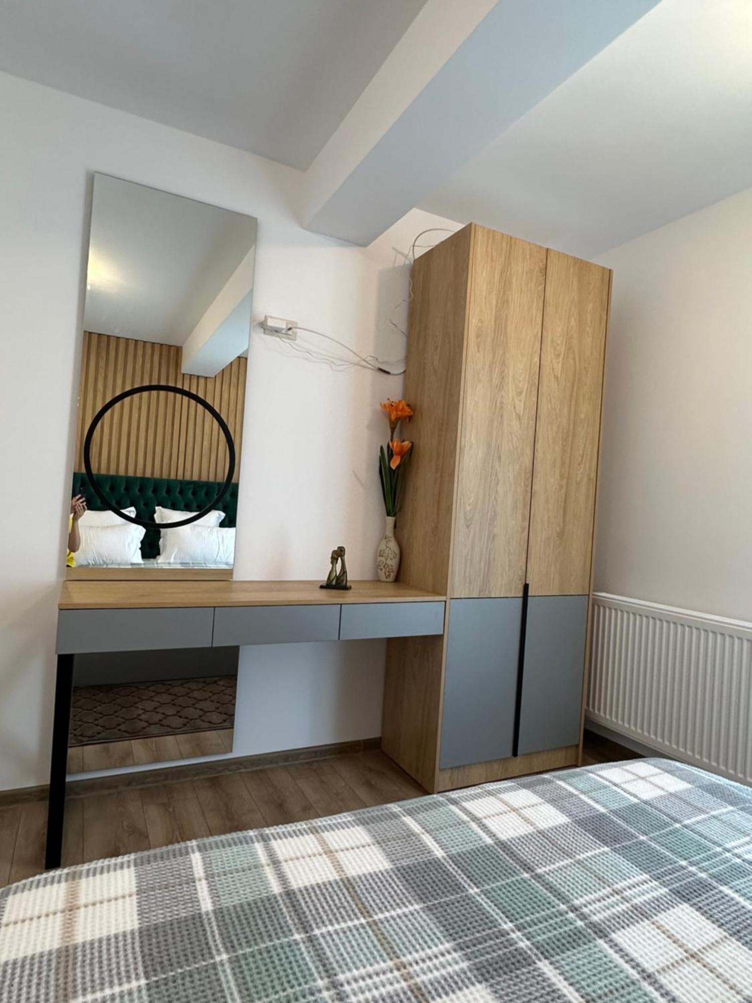 Apartamente Arinis Gura Humorului Bagian luar foto